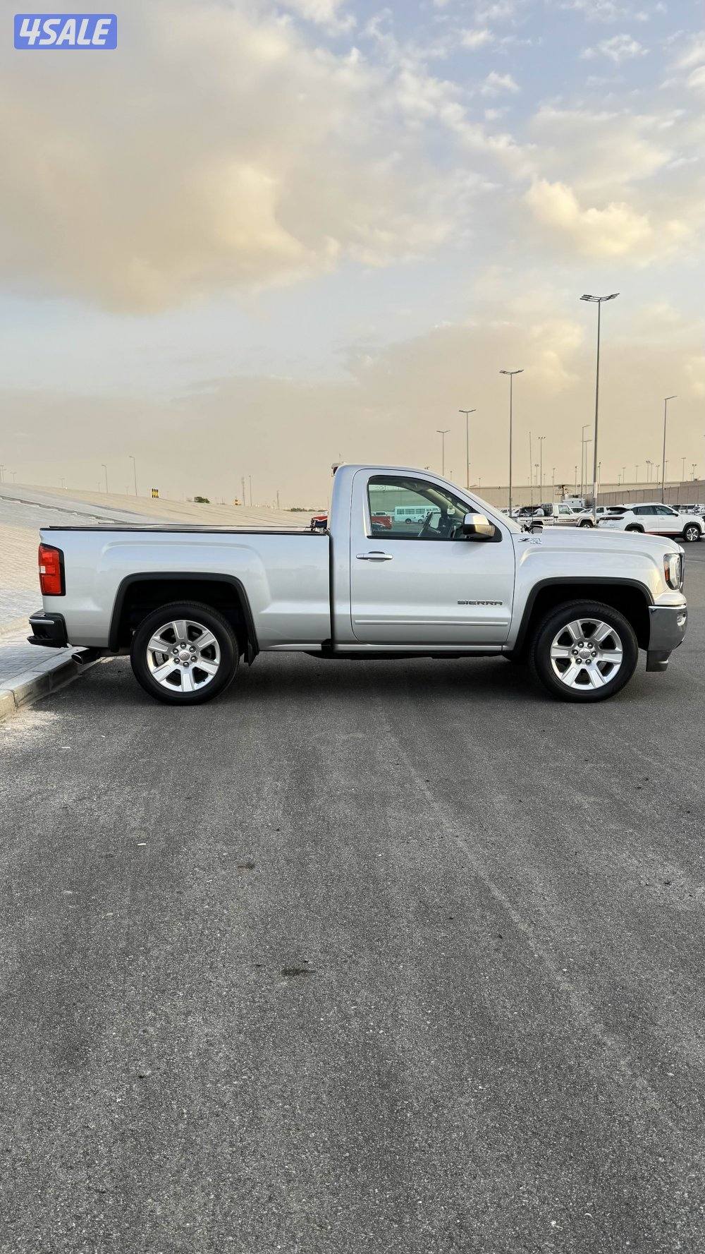 للبيع سييرا 2017 SLE صبغ الوكاله3