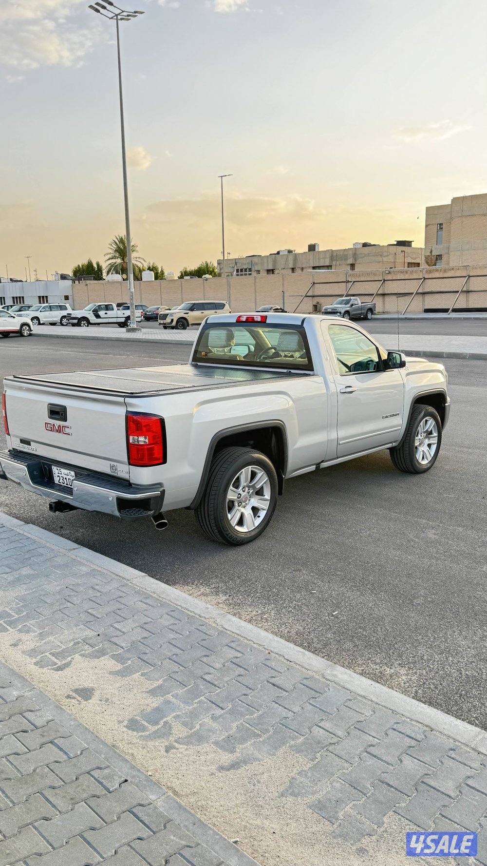 للبيع سييرا 2017 SLE صبغ الوكاله4