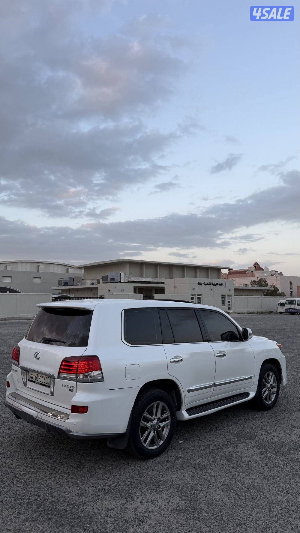 للبيع لكزس 20132