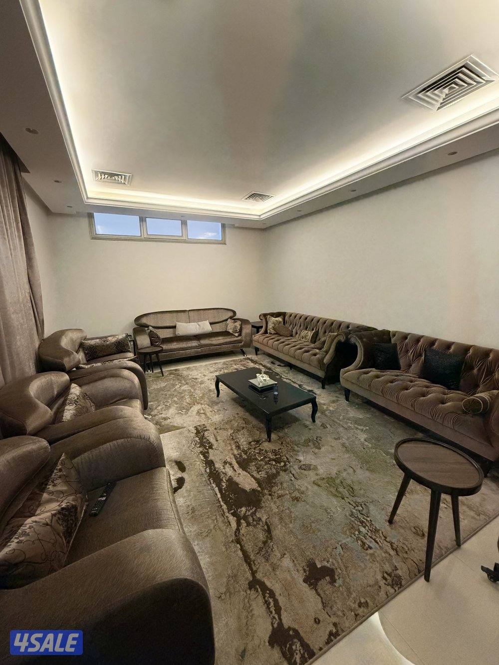 للبيع جلستين من ميداس يصلحون طقممين  استقبال السعر قابل للمساومة0