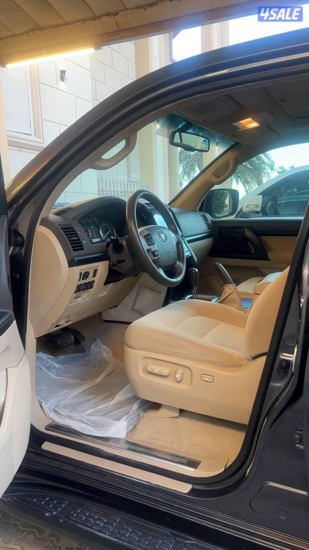 لاندكروزر 20125