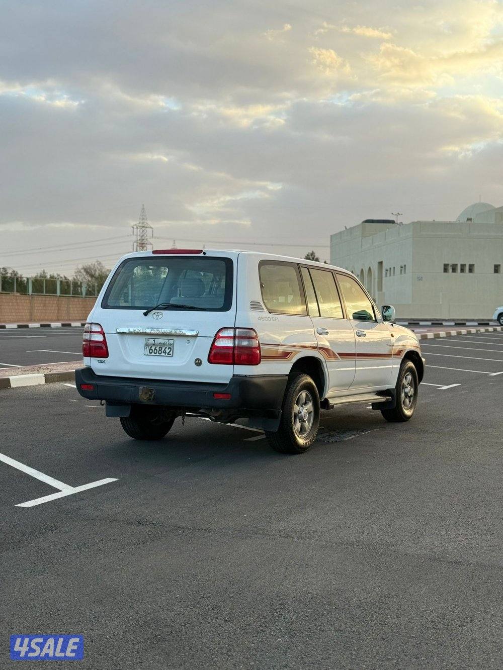 لاند كروز جي اكس ار مواصفات جي اكس6