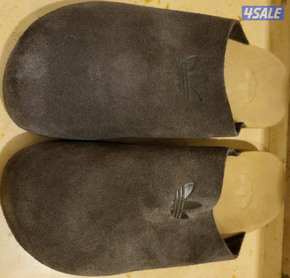 للبيع صندل جديد ماركة ADIDAS0