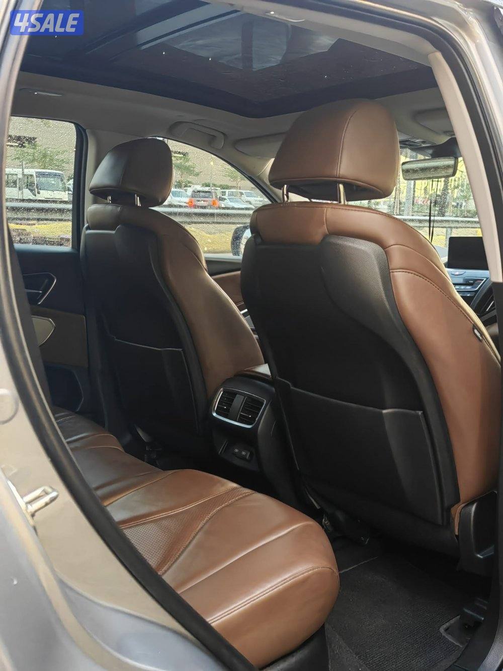 أكيورا الفئه المميزه من الهوندا ال CRV4