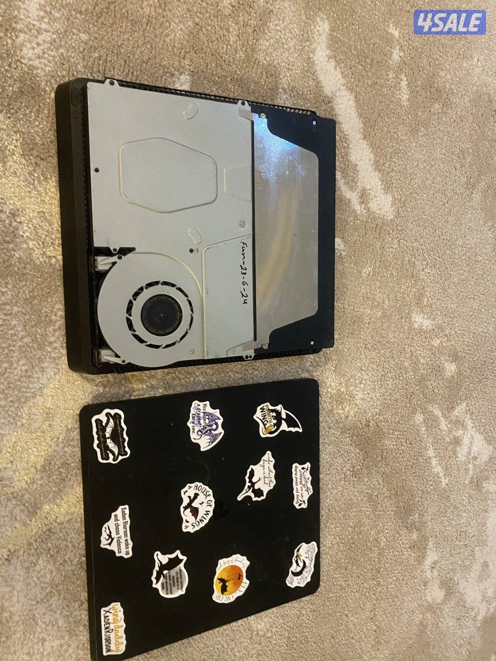 سوني4ميتخدم معه يده  وا تقدر تفحصه بنفسك0