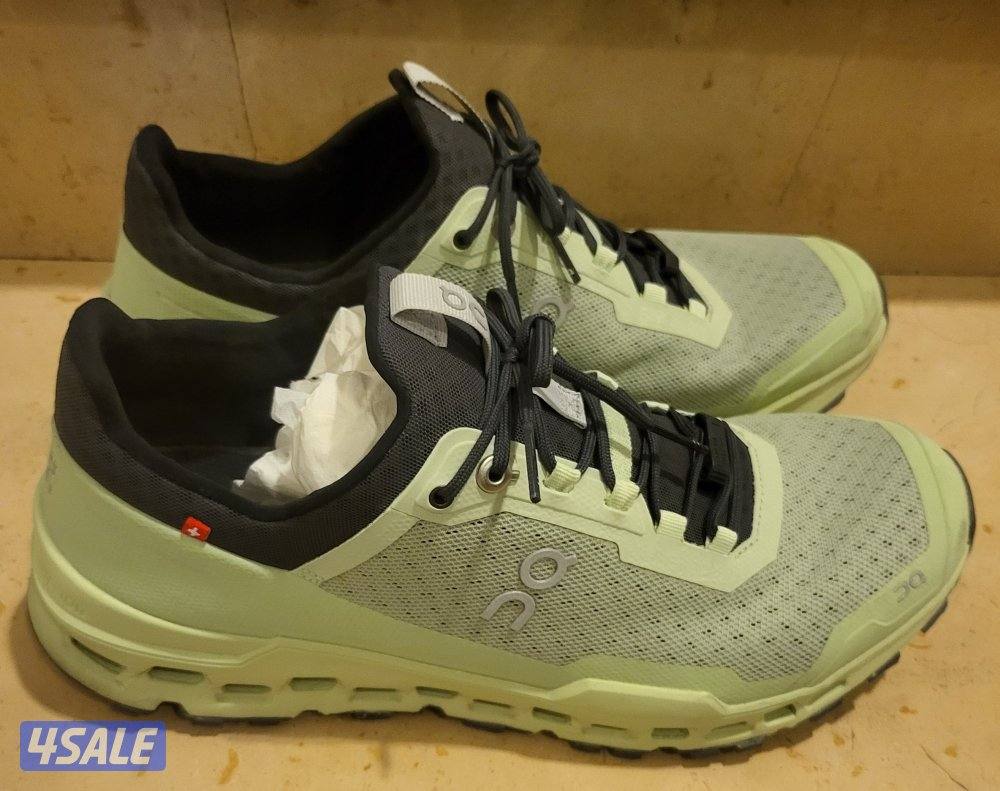 للبيع حذاء رياضي1