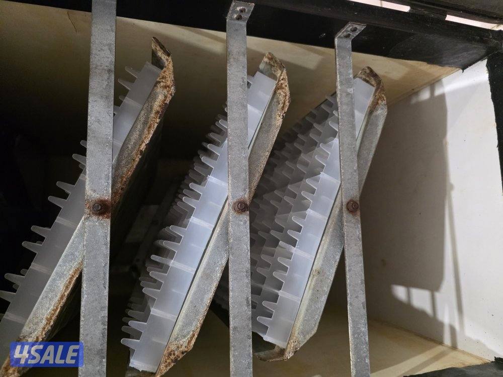 للبيع فقاسه نايف برنسي الاصلية عدد ٣٨٠ بيضه شرط النضافه والشغل تفقيس1