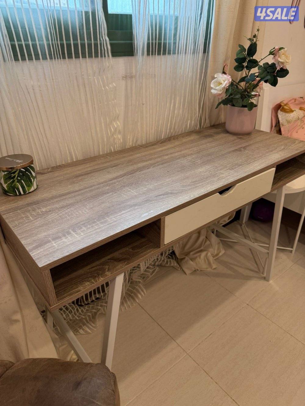 Office desck for sale with office chair مكتب و كرسي مكتب للبيع3