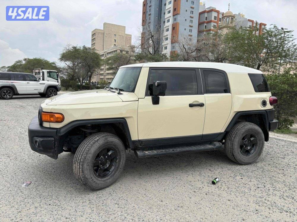 Toyota FJ 2010صبغ وكاله5
