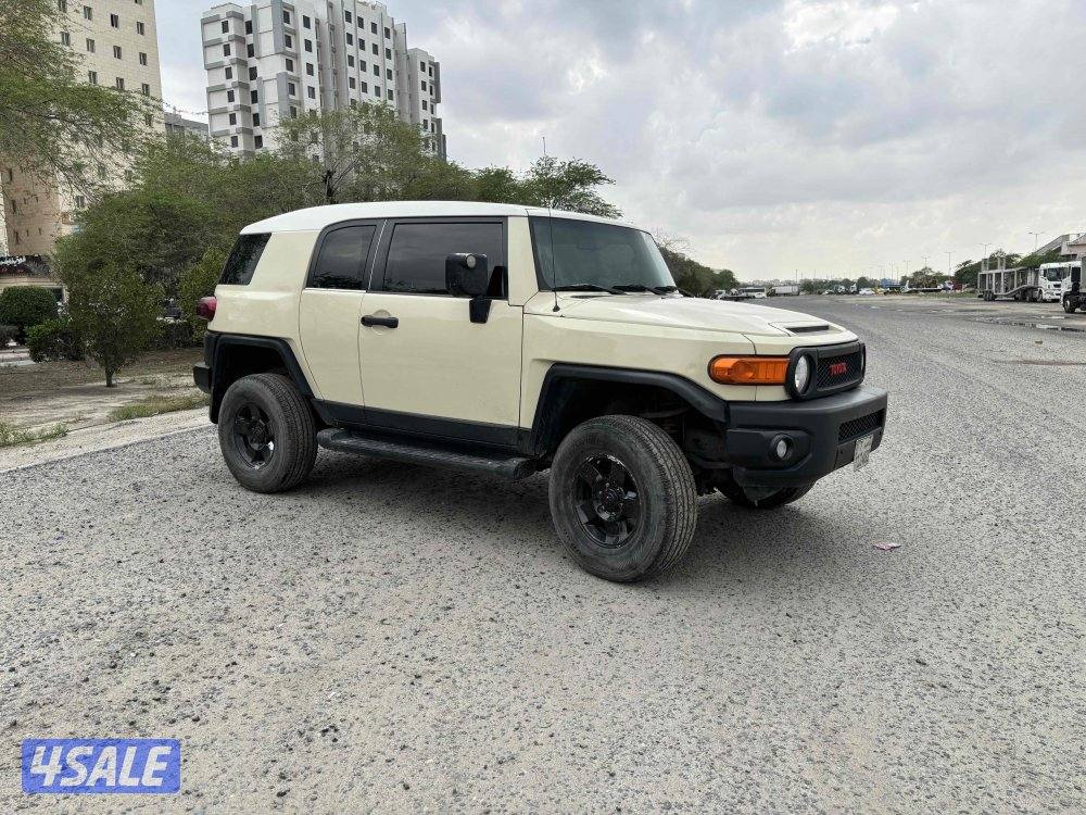 Toyota FJ 2010صبغ وكاله8