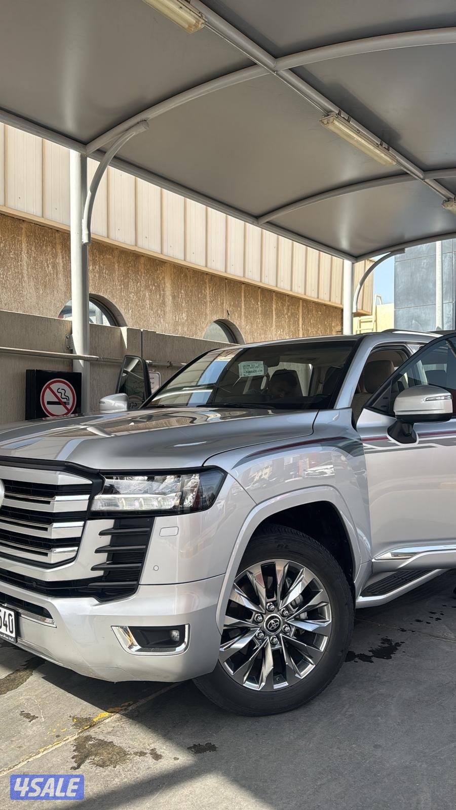 لاند كروزر جي اكس ار تون تيربو سلفر موديل 2023 صبع الوكاله خمس كامرات0