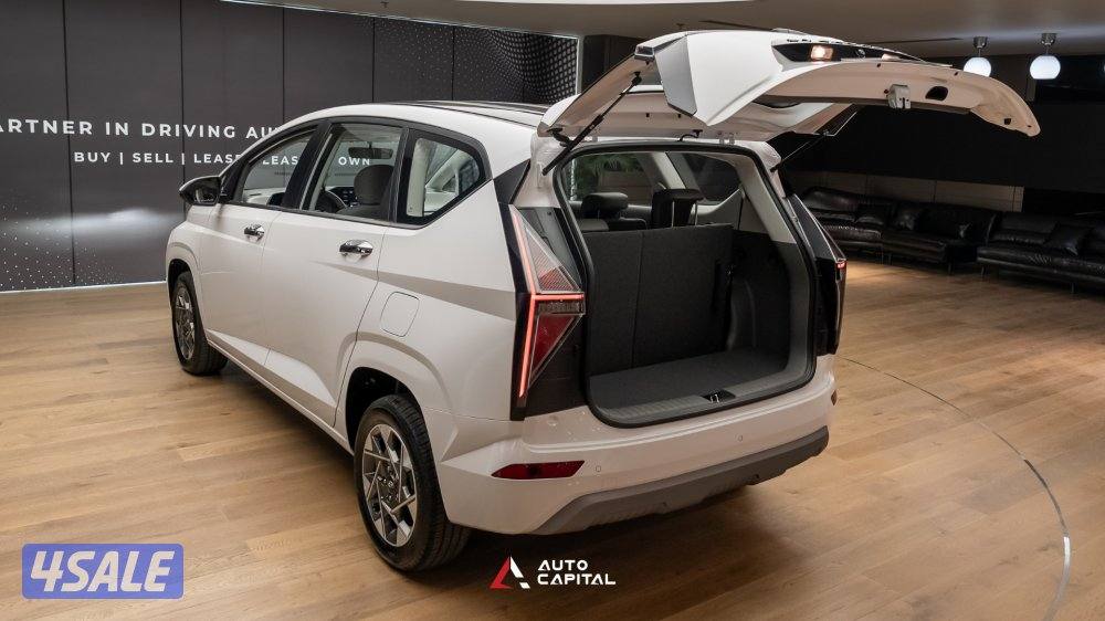 Hyundai Stargazer 1.5L - 7 seats MPV1