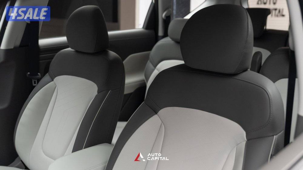 Hyundai Stargazer 1.5L - 7 seats MPV8