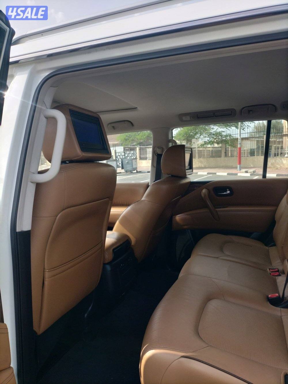 للبيع نيسان بلاتينوم5