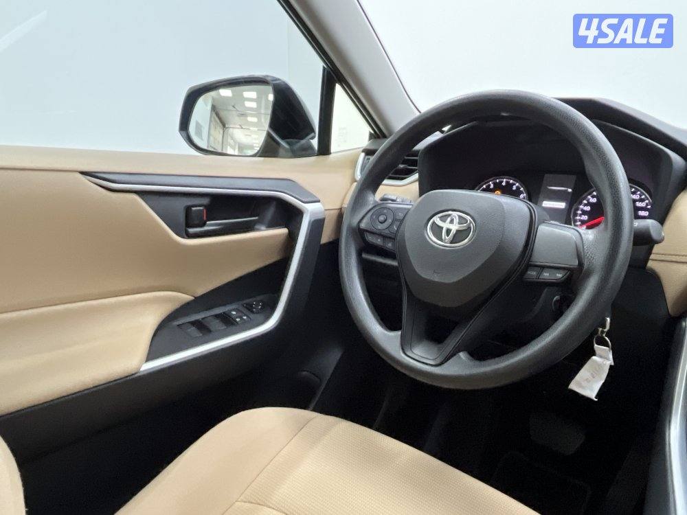 TOYOTA RAV401 4X2 STANDARD OPTION12