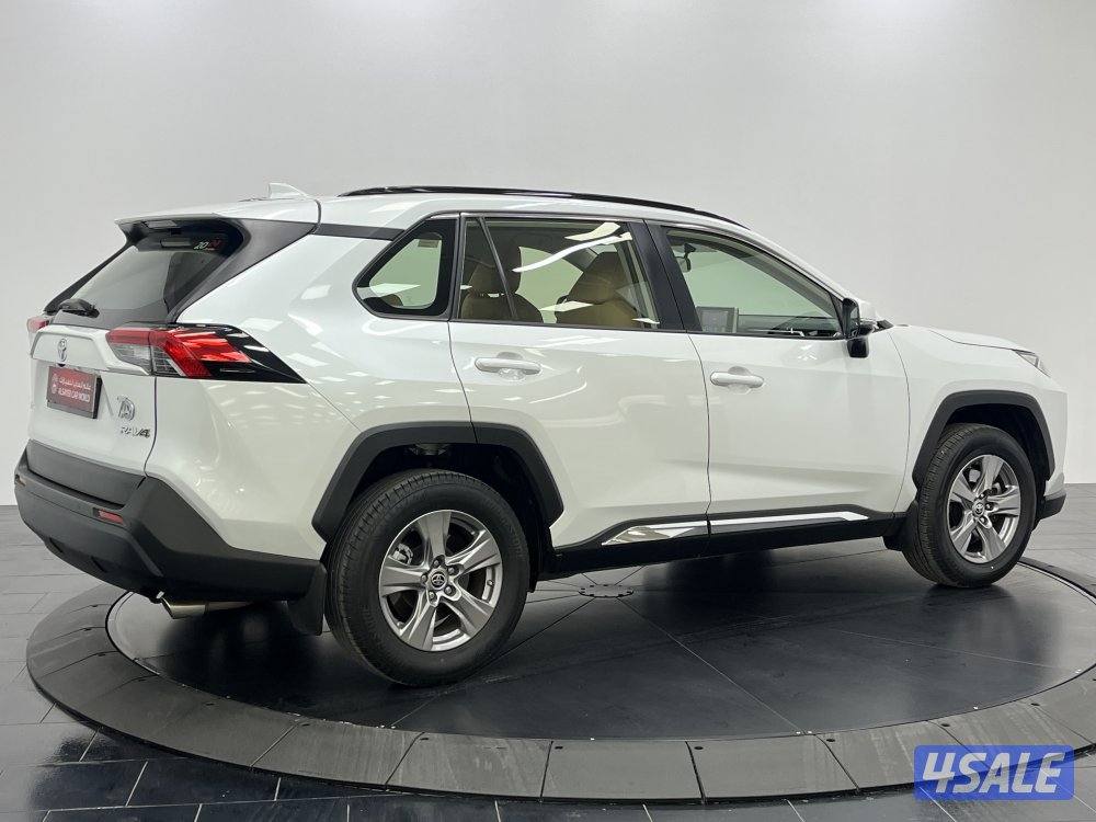 TOYOTA RAV401 4X2 STANDARD OPTION14