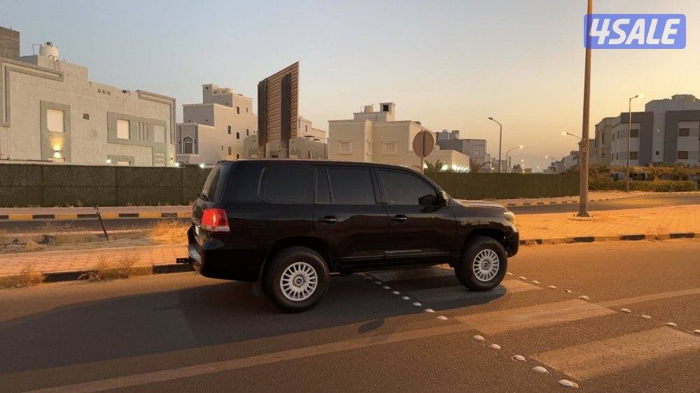 لاند كروزر GXR 20102