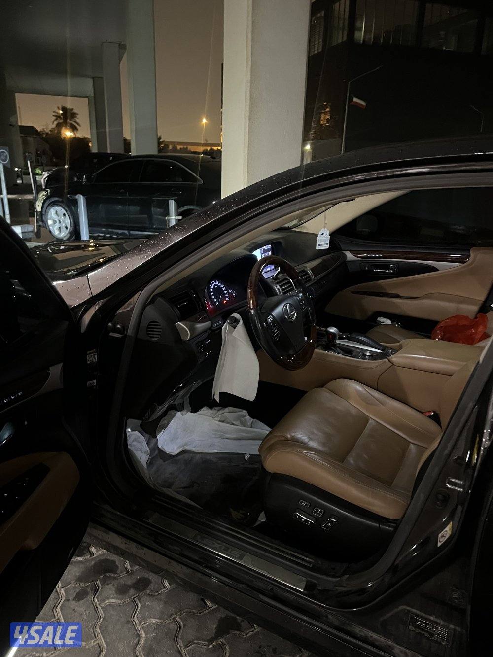 لكزس ٤٦٠ لارج2