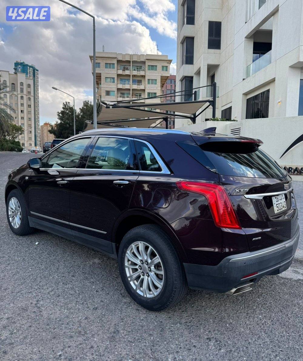 كاديلاك XT5 2018 سيرفس الوكالة بحالة ممتازة2