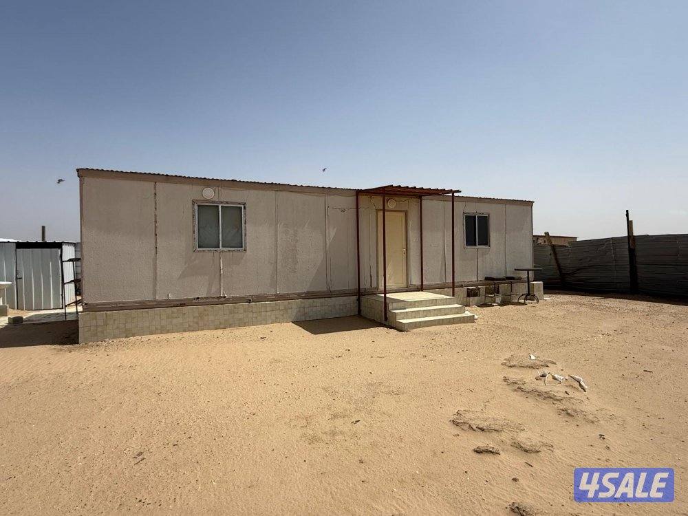 بيعه سريعة شاليه ثابت 12x4خشب بحالة جيده غرفة وحمام وصالة ومطبخ تحضيري0