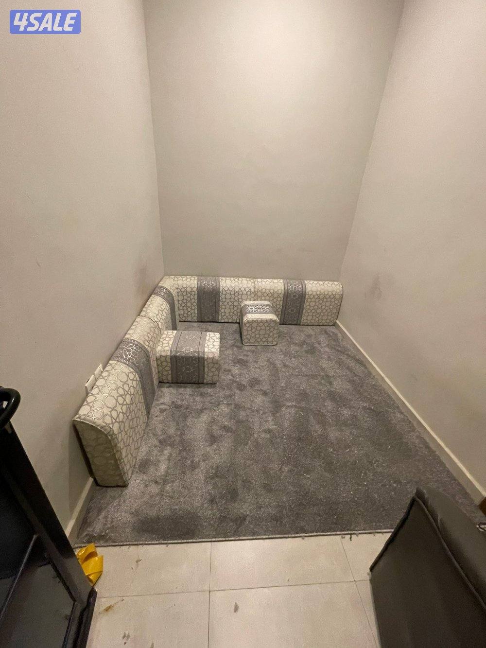 بيع وتركيب وتنجيد لجميع الاثاث والمفروشات سجاد قص ومسان الظهر تفصال وج9