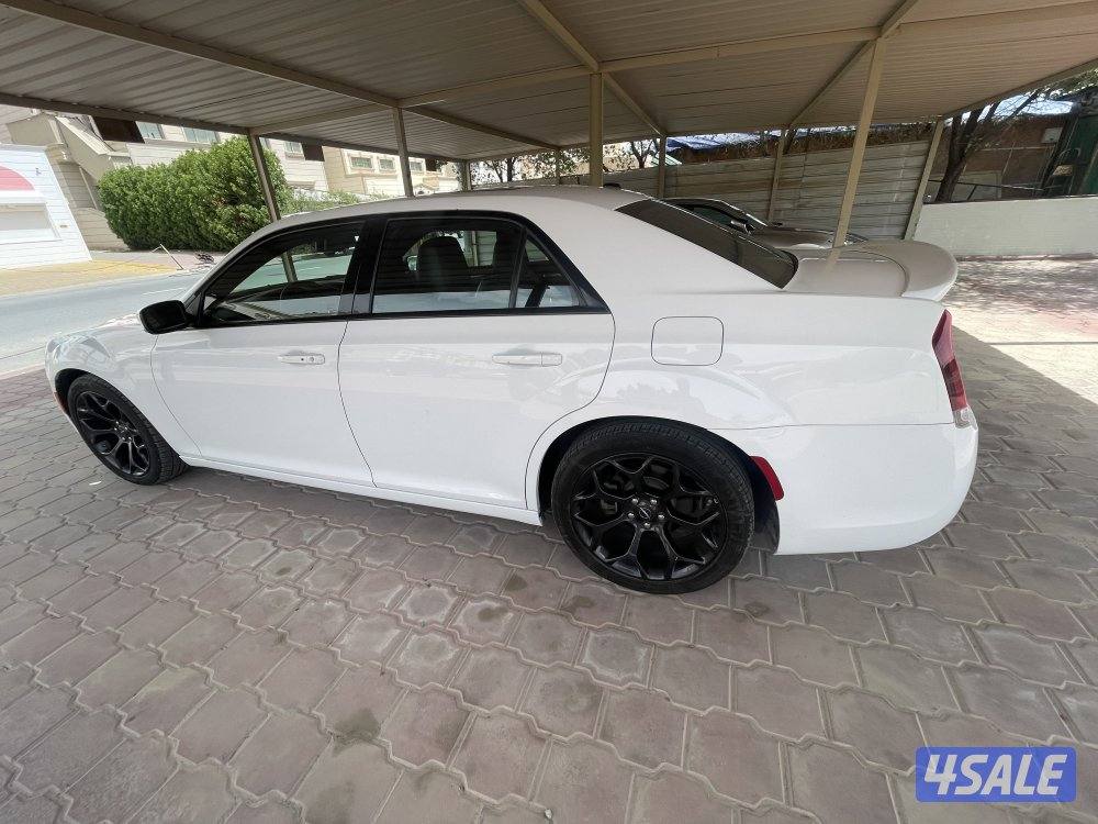 للبيع كرايزلر موديل 2022 صبغ الوكاله عداد 804