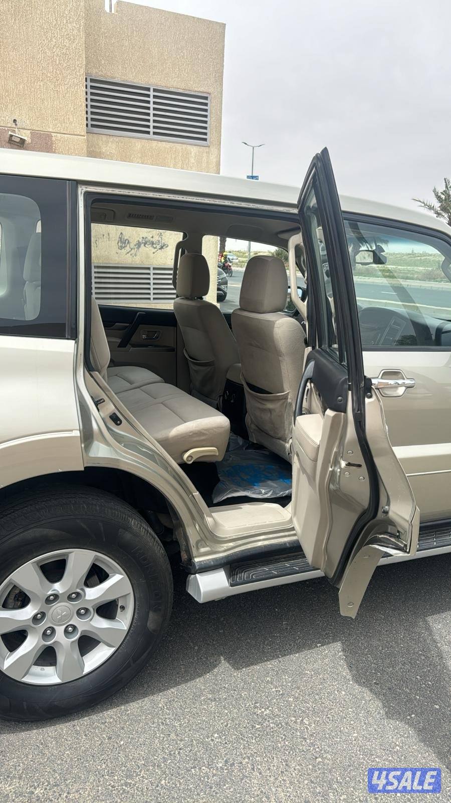 موديل 2020 عداد الممشى 123 ألف صبغ وكاله معدا جزئين5