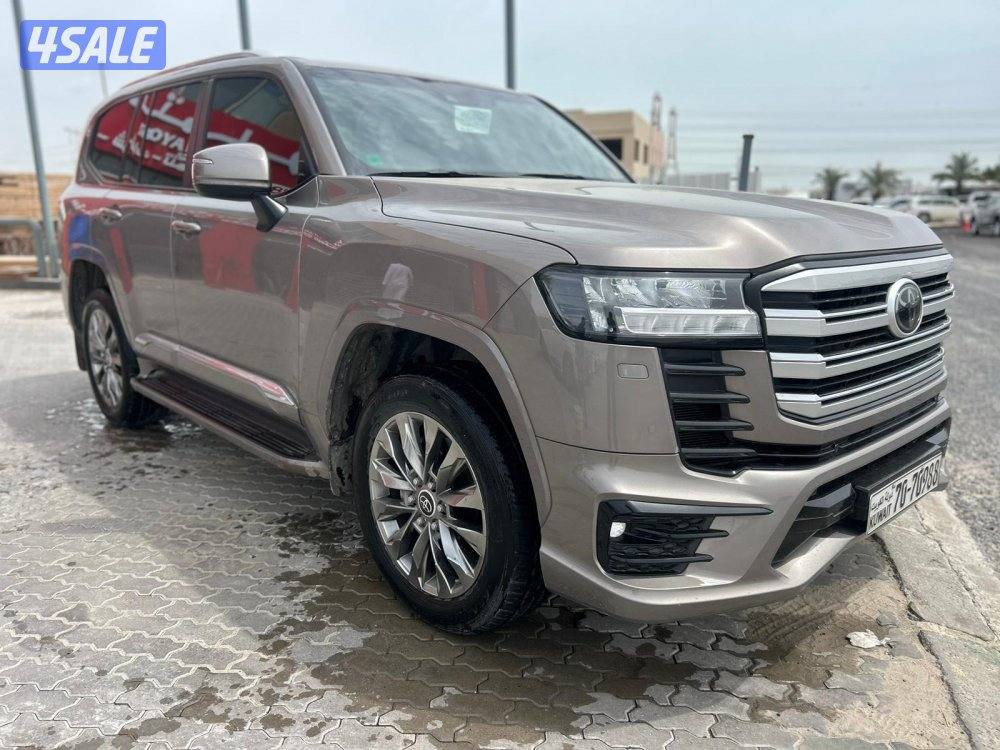 تويوتا لاند كروزر GX.R AEROs  twin turbo.V6 موديل 2023 ماشى 64.000 k.m1