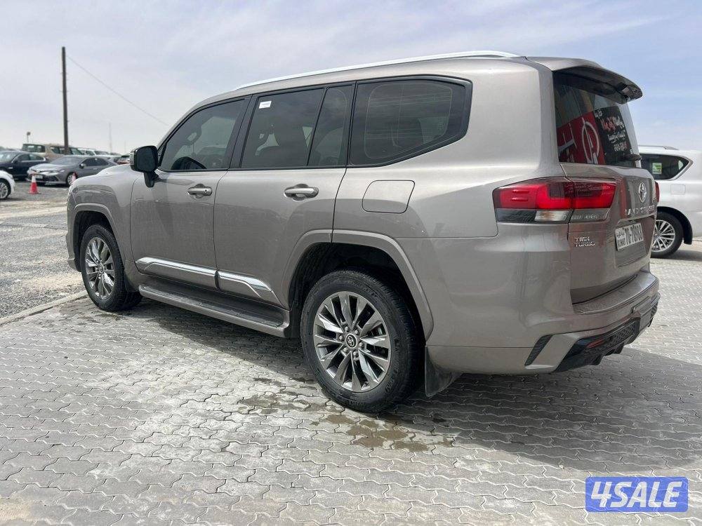 تويوتا لاند كروزر GX.R AEROs  twin turbo.V6 موديل 2023 ماشى 64.000 k.m2