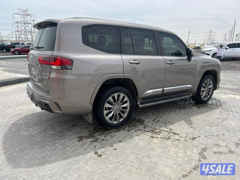 تويوتا لاند كروزر GX.R AEROs  twin turbo.V6 موديل 2023 ماشى 64.000 k.m3