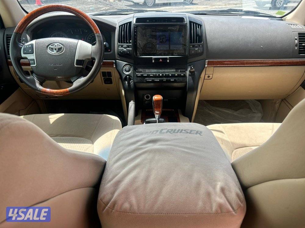 لاند كروزر GXR .V8 موديل 2015 ماشى 322.000 k.m  وارد الساير.صبغ وكالة6