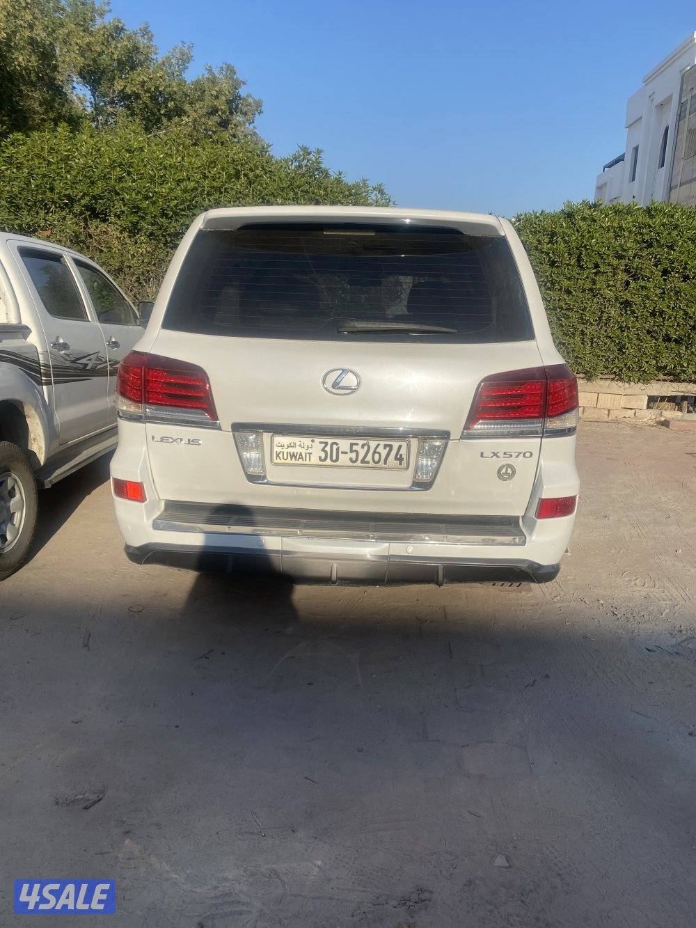 للبيع جيب لكزس الساير ٢٠١٥ شرط الفحص قير ومكينه وشاص0