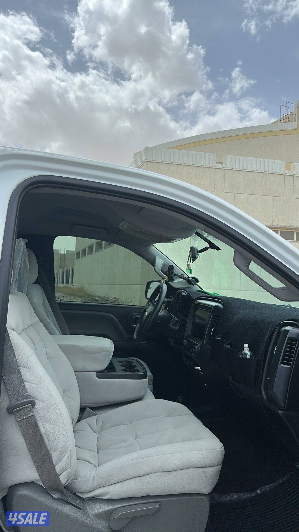 للبيع وانيت سلفرادو HD دبل7