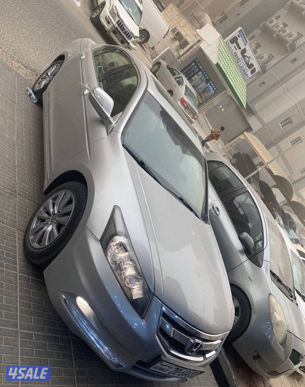 هوندا اكورد موديل ٢٠١٢ ماشي ٩٨ الف2