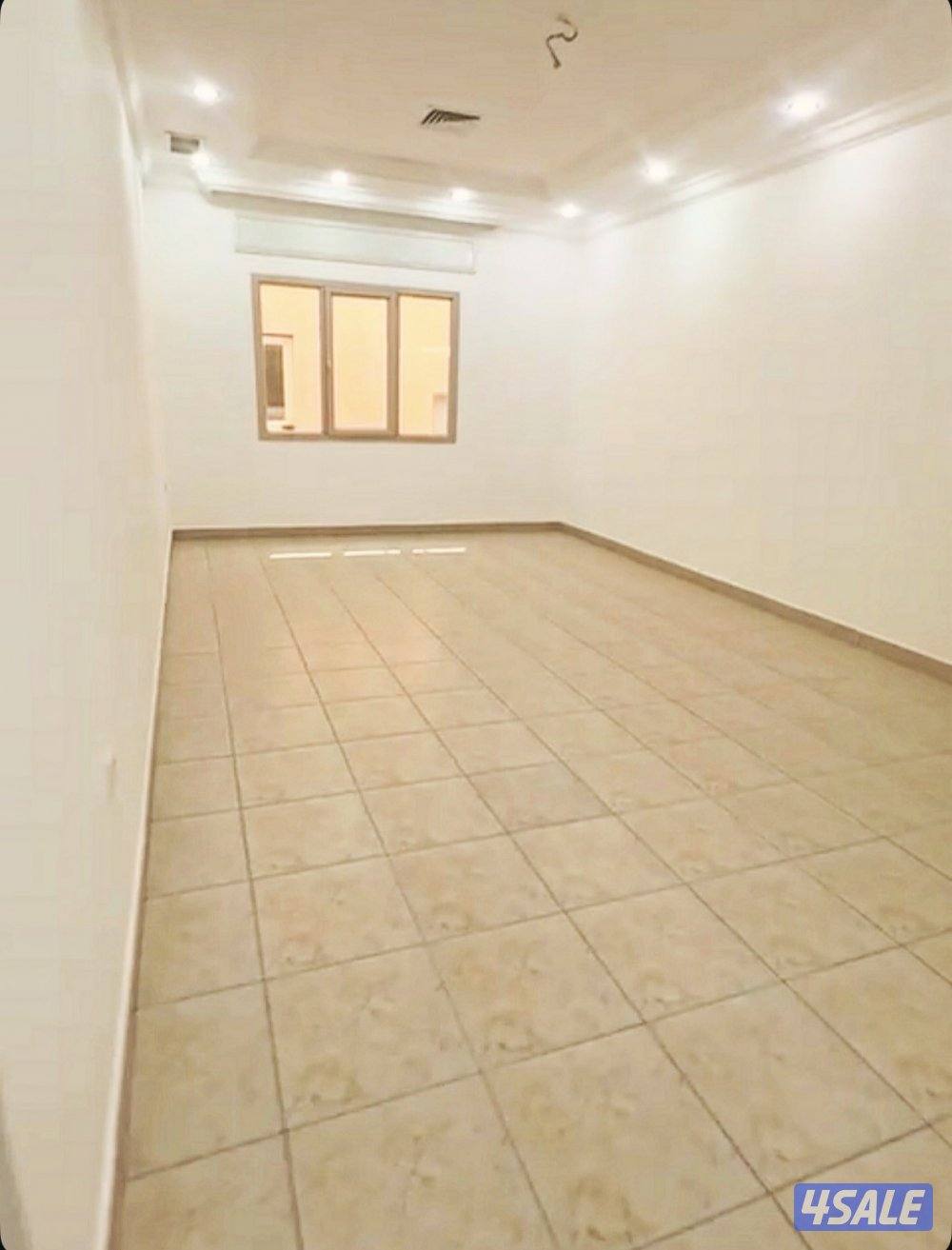 للايجار شقة راقية في عبدالله المبارك1