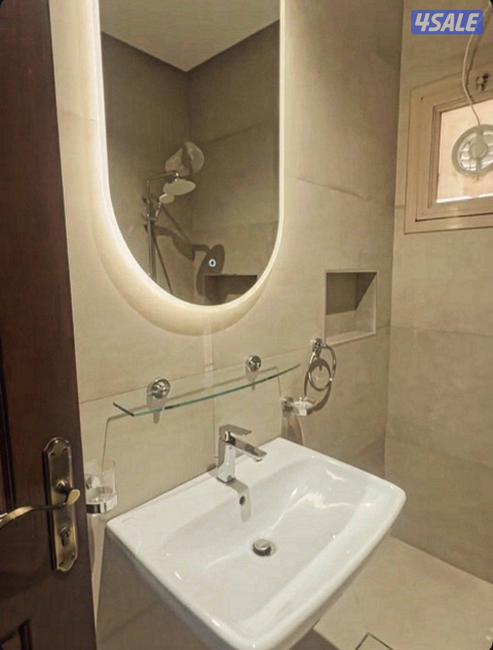 للايجار شقة راقية في عبدالله المبارك3