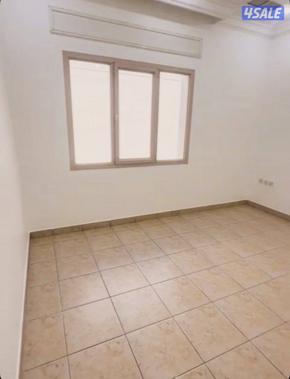 للايجار شقة راقية في عبدالله المبارك4