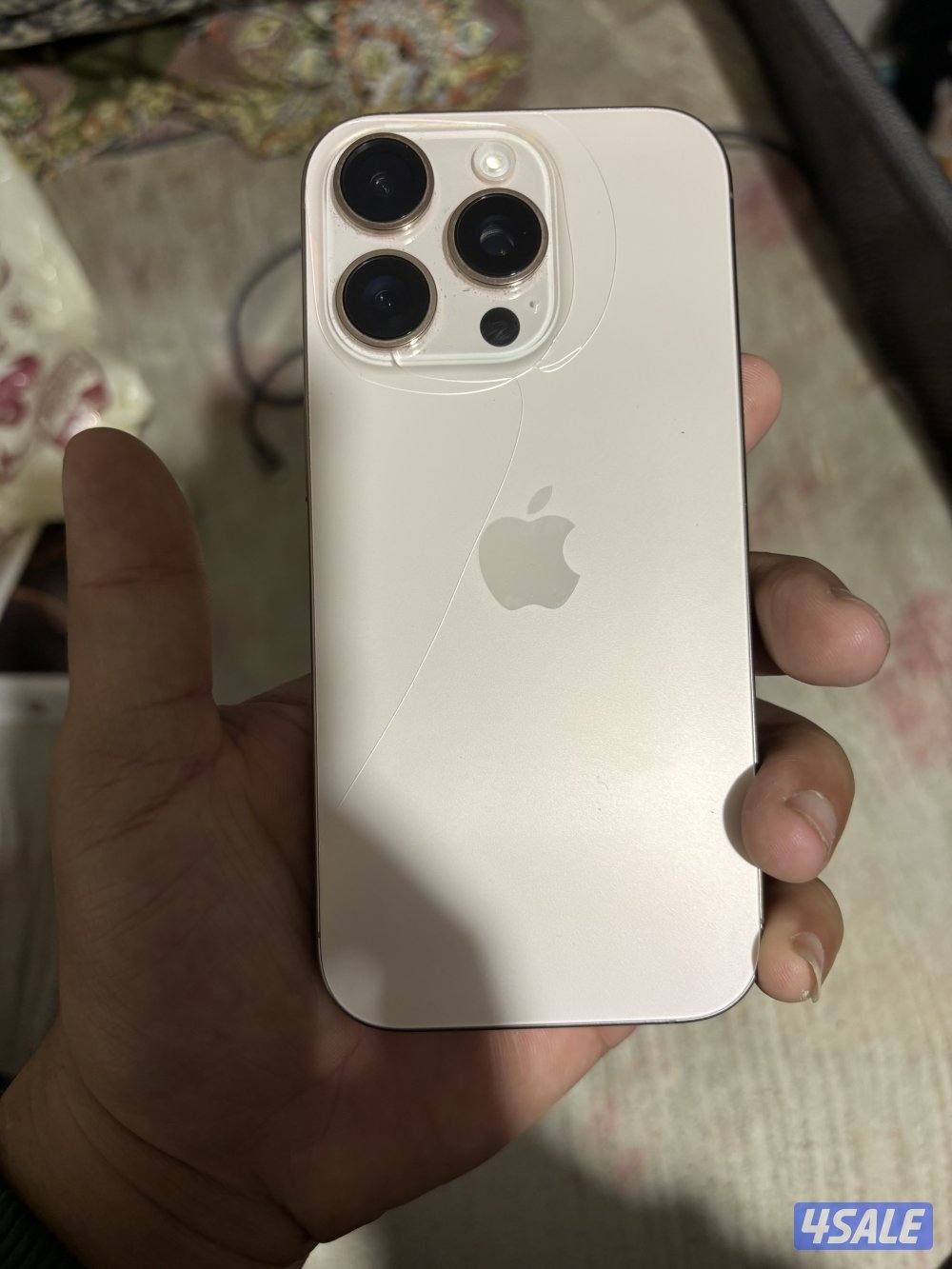 ايفون 16برو مساحه 512 جيجا مع الكرتون  شرق اوسط  يوجد كسر بسيط ف الظهر2