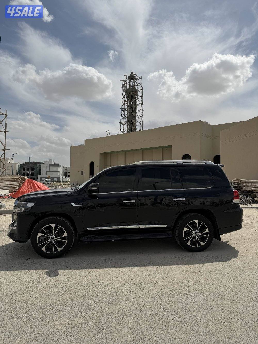 للبيع لاند كروز ٨سلندر Gxr1