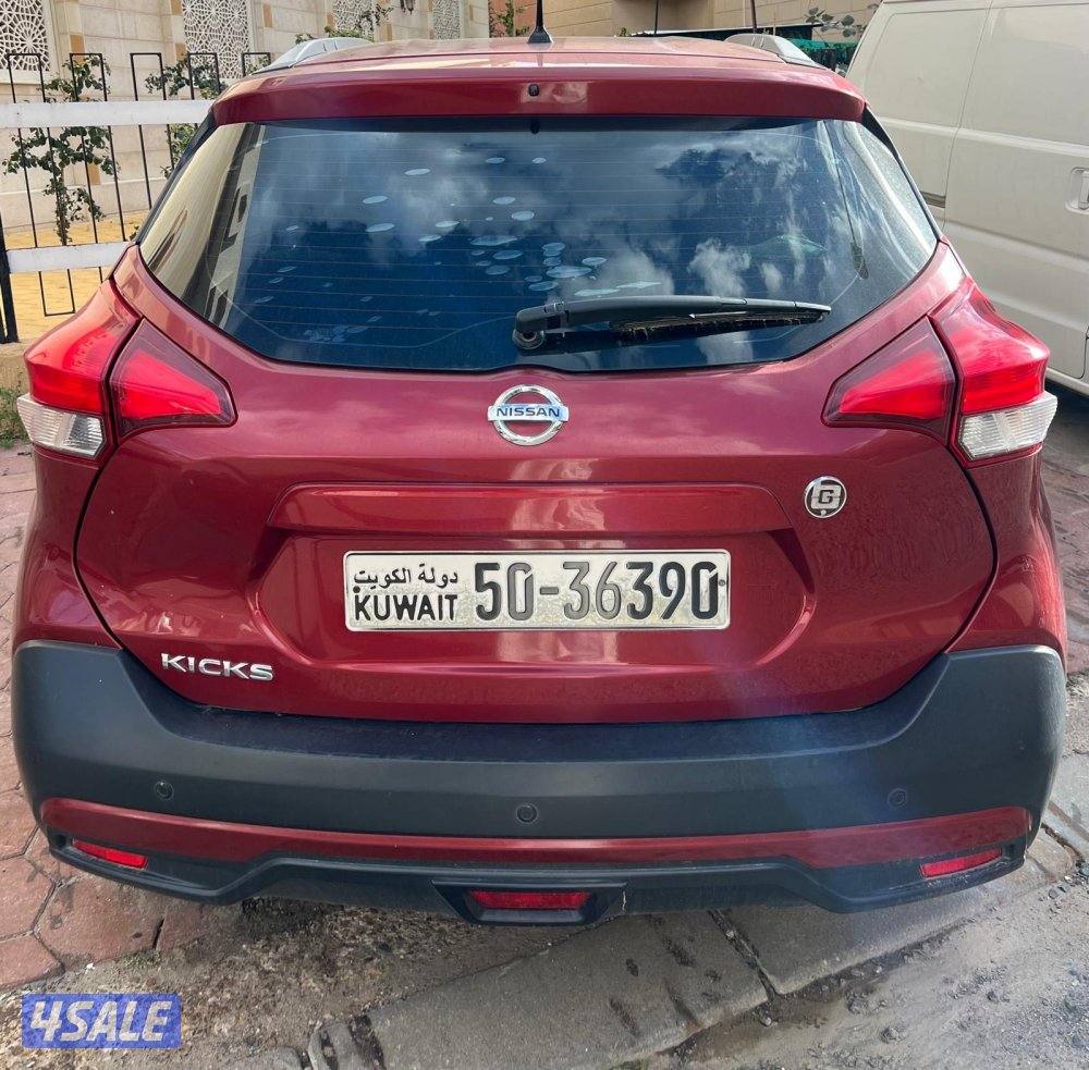 للبيع جيب نيسان كيكس موديل ٢٠١٨ اللون عنابي وارد الكويت1