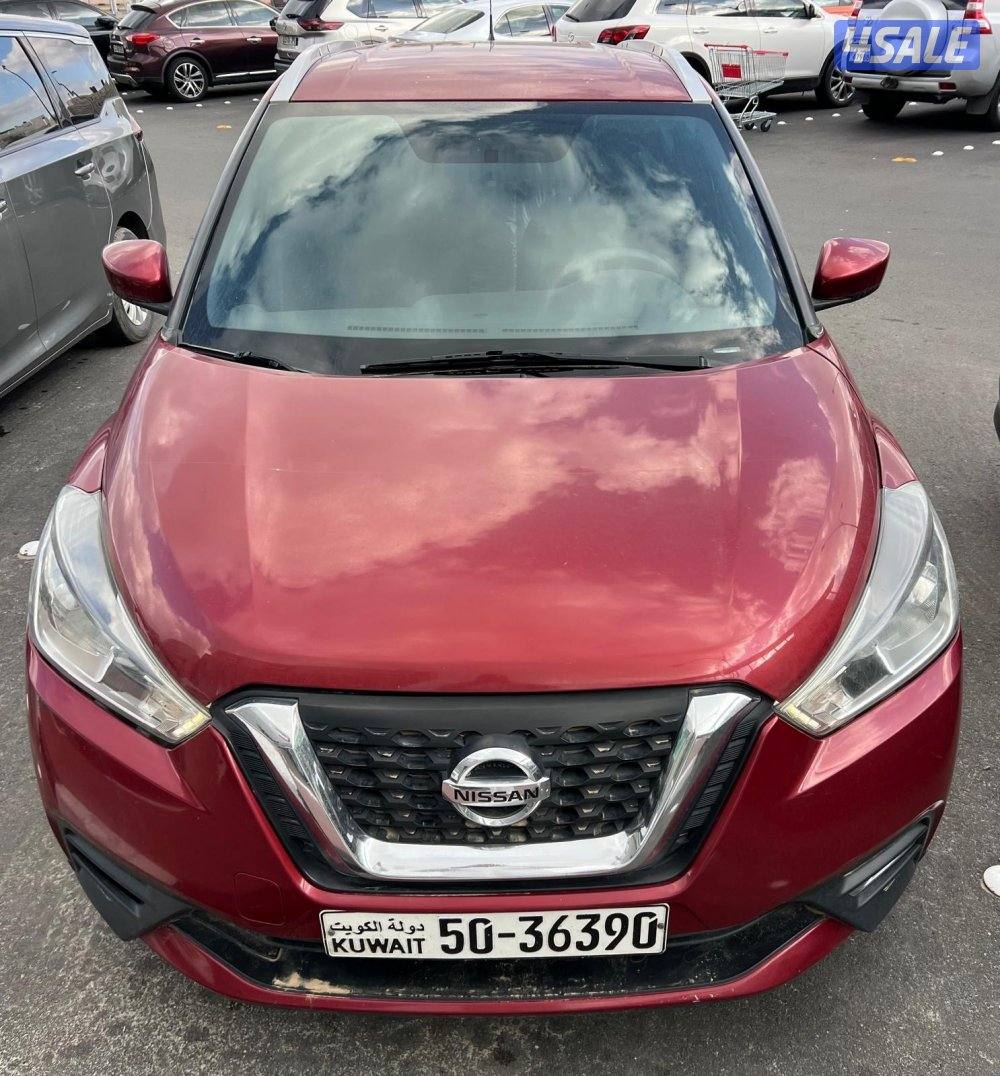 للبيع جيب نيسان كيكس موديل ٢٠١٨ اللون عنابي وارد الكويت3