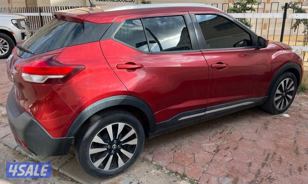 للبيع جيب نيسان كيكس موديل ٢٠١٨ اللون عنابي وارد الكويت5