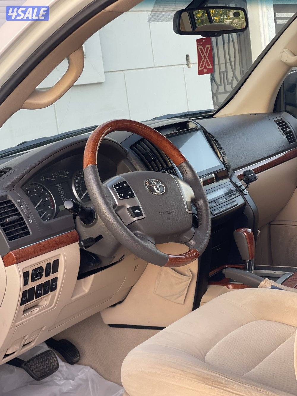 لاندكروزر 20145