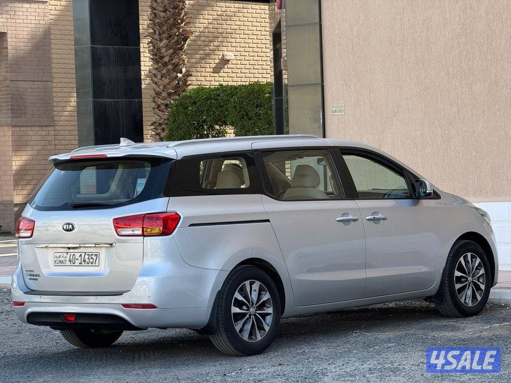 كيا كرنفال ٢٠١٧0
