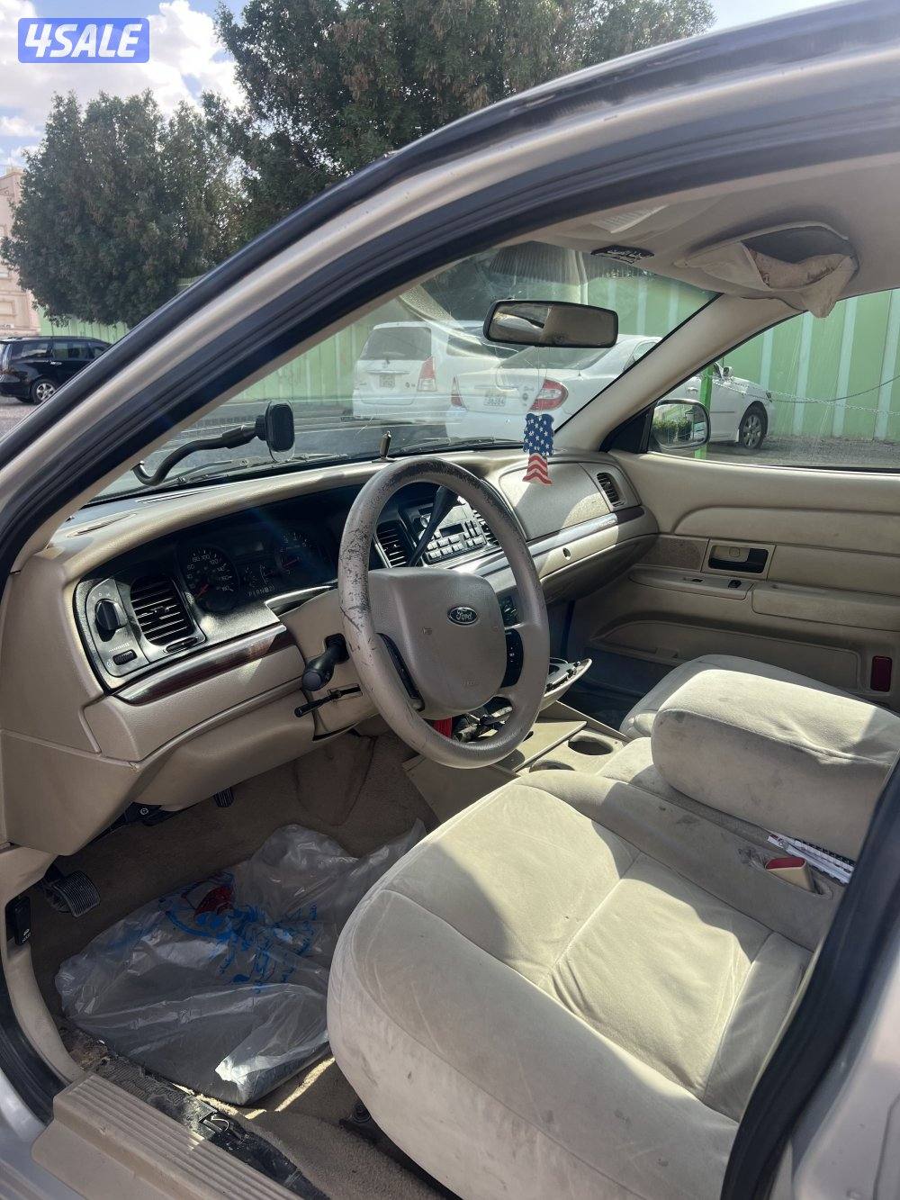 للبيع فورد فكتوريا ٢٠١١ صبغ الوكالة شرط فحص1