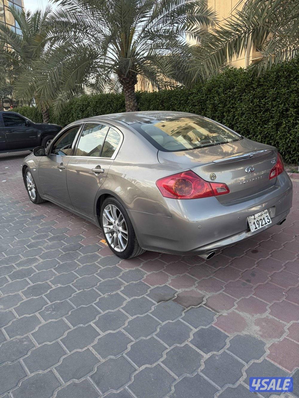 انفنتي G25 موديل 2012  عداد 220 الف  6 سلندر3