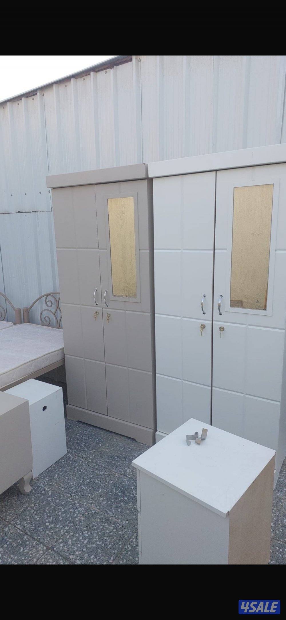 للبيع سرير وكبت وكمدينة مجموعتين نضاف1