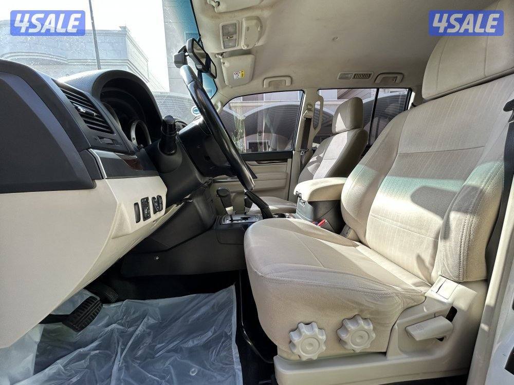 للبيع باجيرو بحالة ممتاز شرط الفحص قير، مكينة ، شاصي ، صبغ الوكالة6