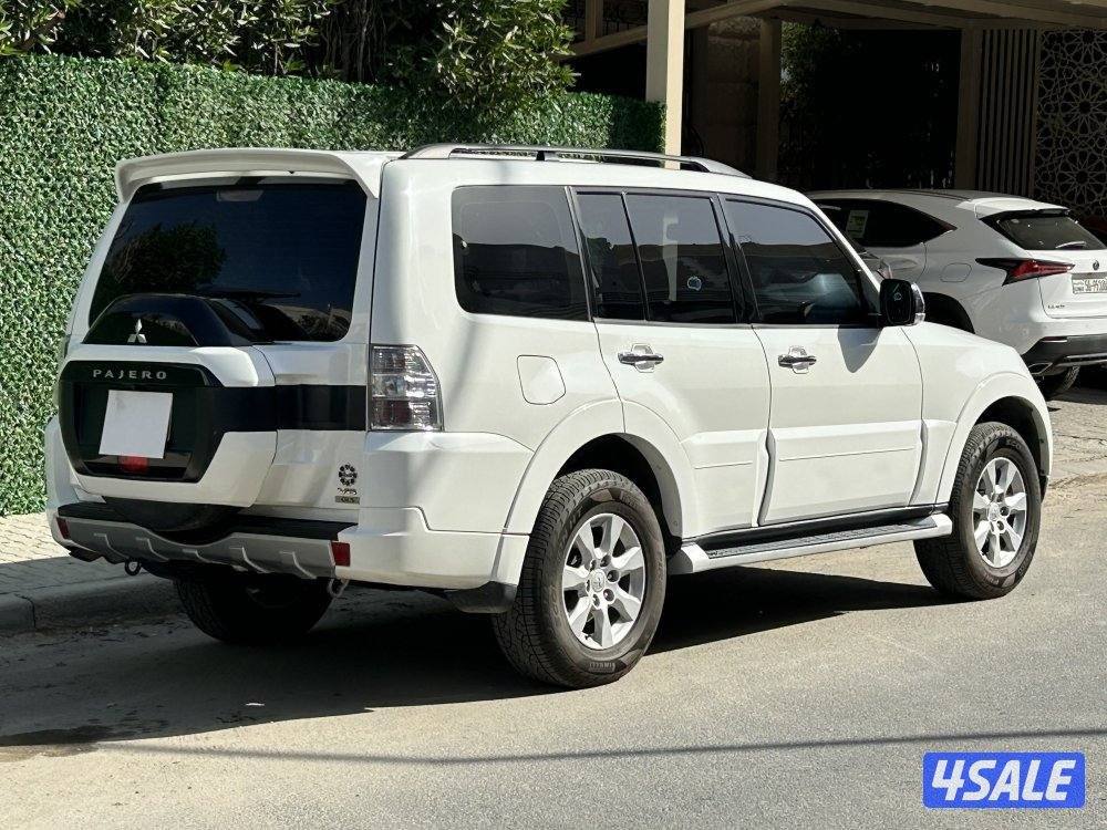 للبيع باجيرو بحالة ممتاز شرط الفحص قير، مكينة ، شاصي ، صبغ الوكالة8