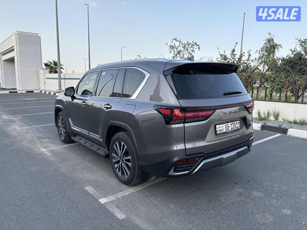 لكزس درجه اولى 20242